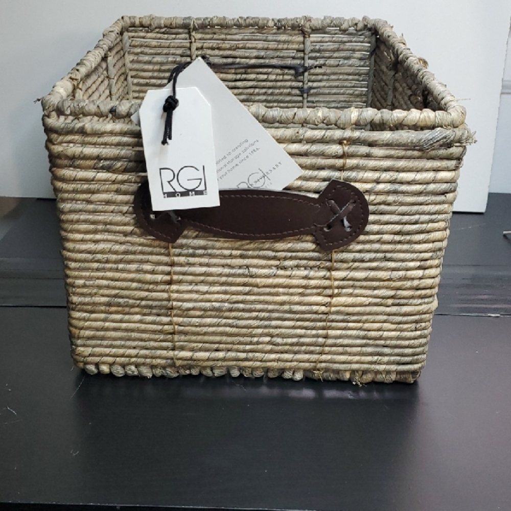 Nwt Rustic Woven Basket with Leather Handle
